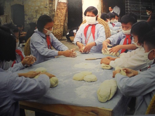‘Children at War’ photography exhibition opens in Hanoi - ảnh 14